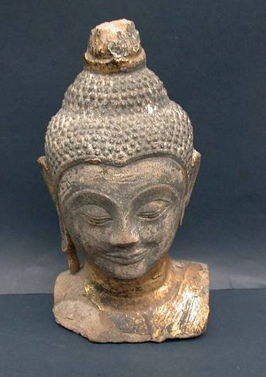 A2588 Sino-tibetan stone head of a buddha      SOLD