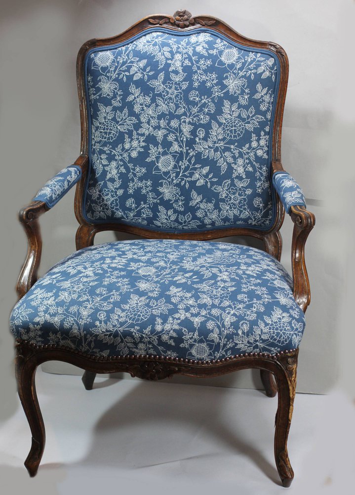 A2722 French Louis XV fauteuil elbow chair, 18th century