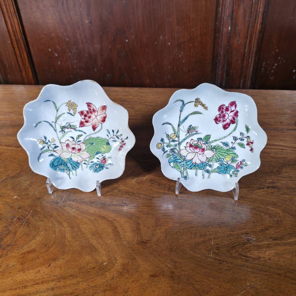 AA41 Pair of unusual small famille-rose leaf- shape dishes, (Qianlong1)