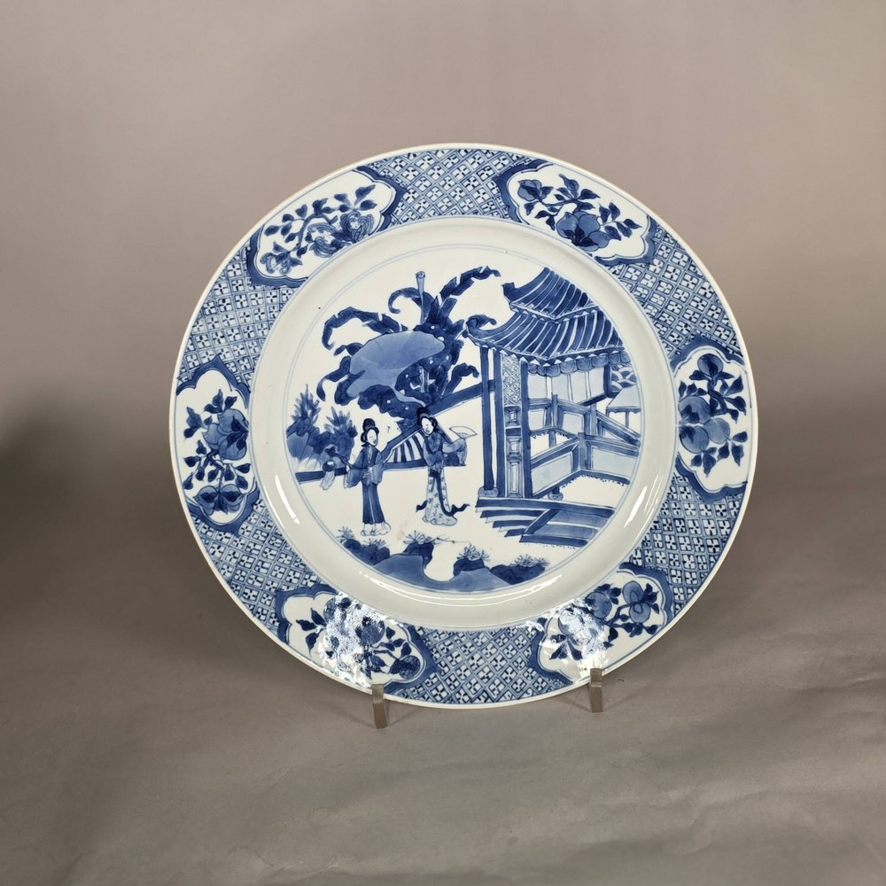 AA69 Chinese blue and whtie charger Kangxi)1662-172) painted in a good underglaze blue
