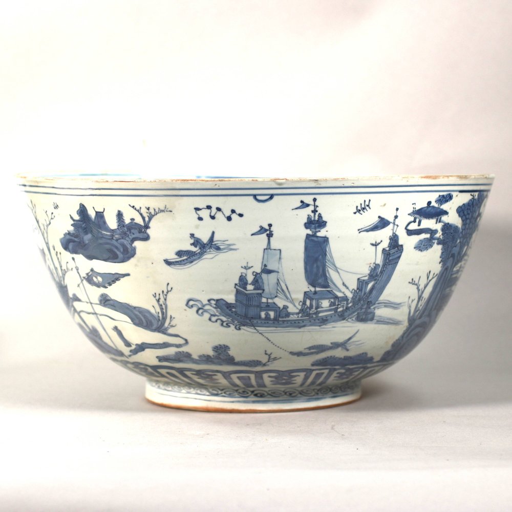 AA8 Large Ming Dynasty blue and white bowl(1368-1644)