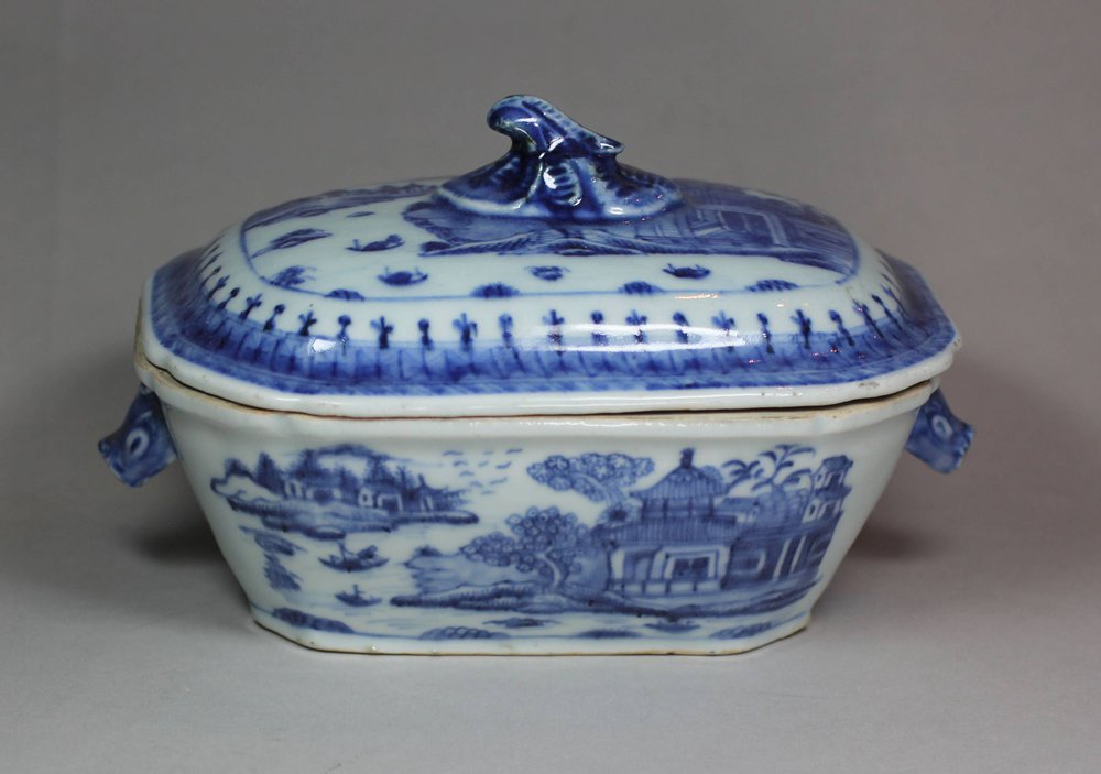 F50 Blue and white sauce tureen and cover, Qianlong (1736-95)