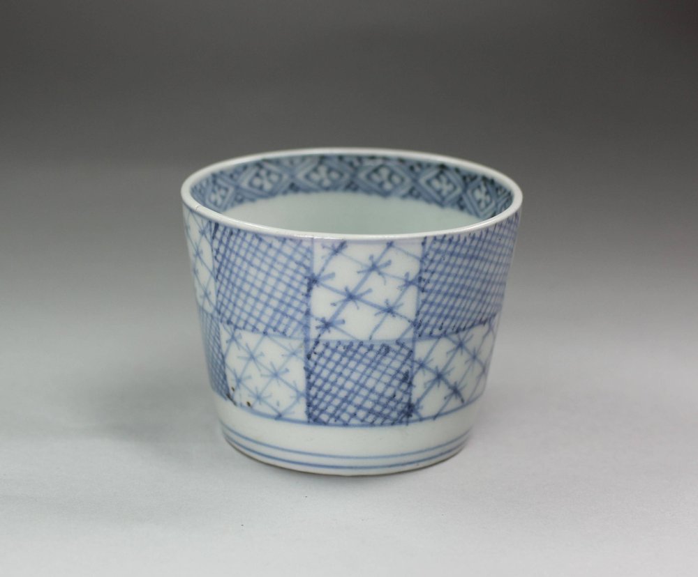 F95 Japanese Arita blue and white cup, 19th century