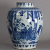 GG10 Dutch delft vase 17th century