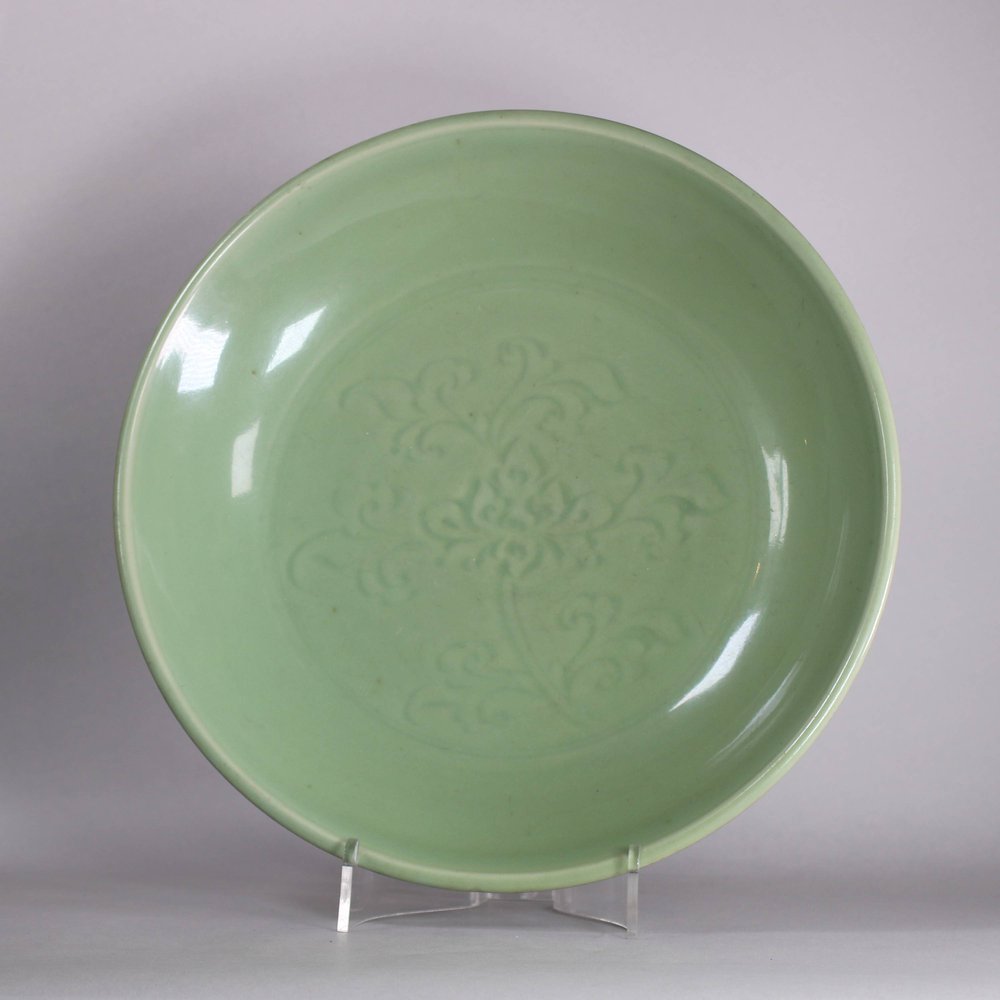 GG3 Chinese Longquan early Ming dish