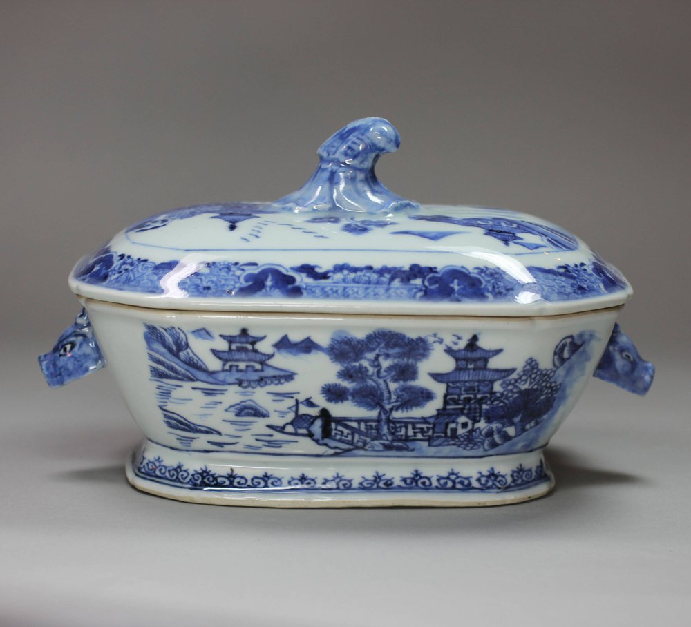 J843 Blue and white sauce tureen and cover, Qianlong (1735-95)