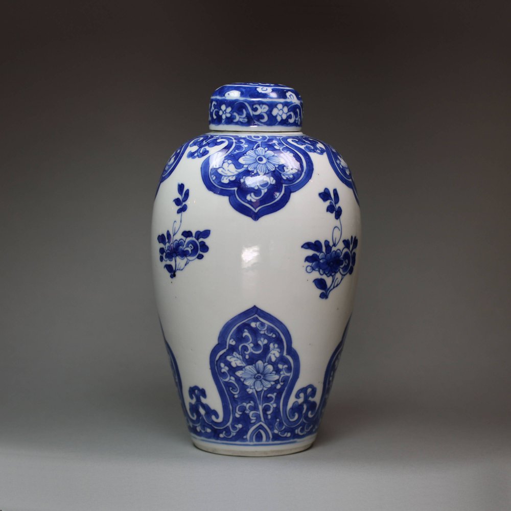 JB65 Blue and white jar and cover, Kangxi (1662-1722)