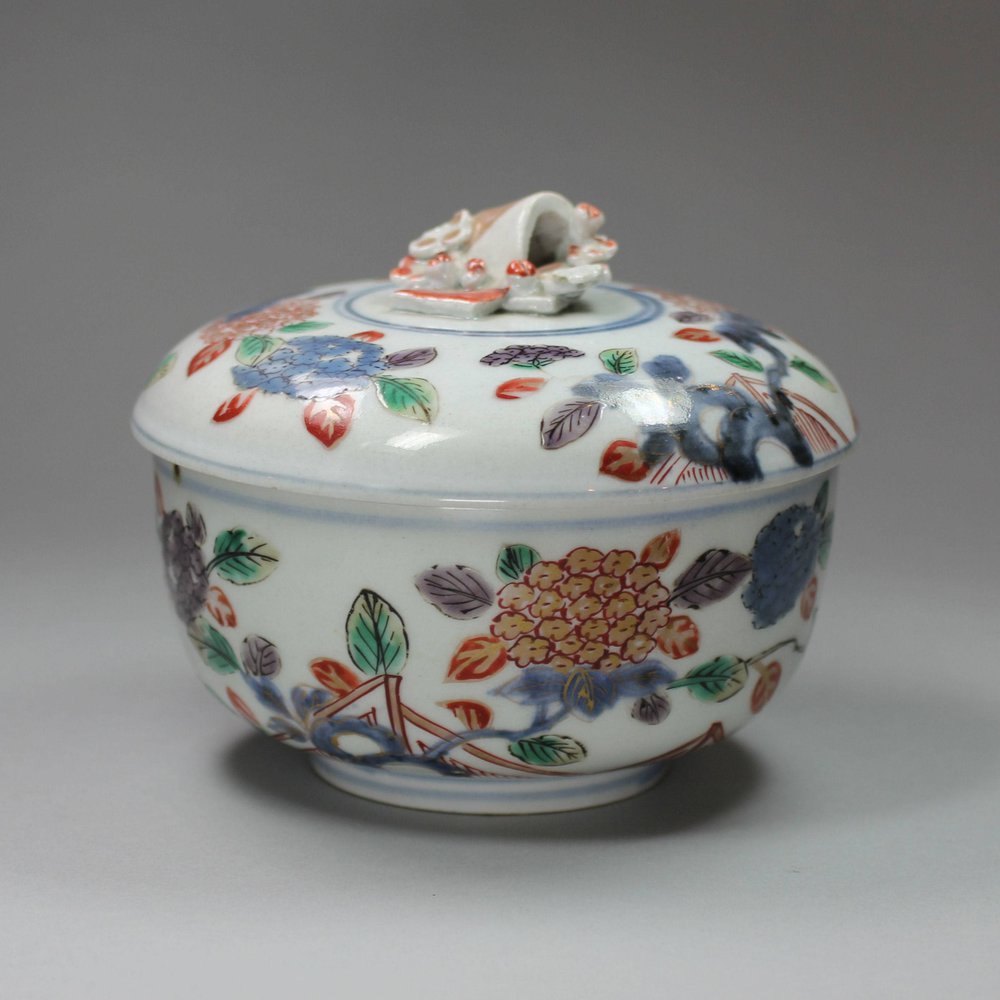 K880 Japanese Imari bowl and cover, Edo period, circa 1700