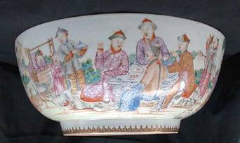 L414 Large magnificent famille rose punch bowl