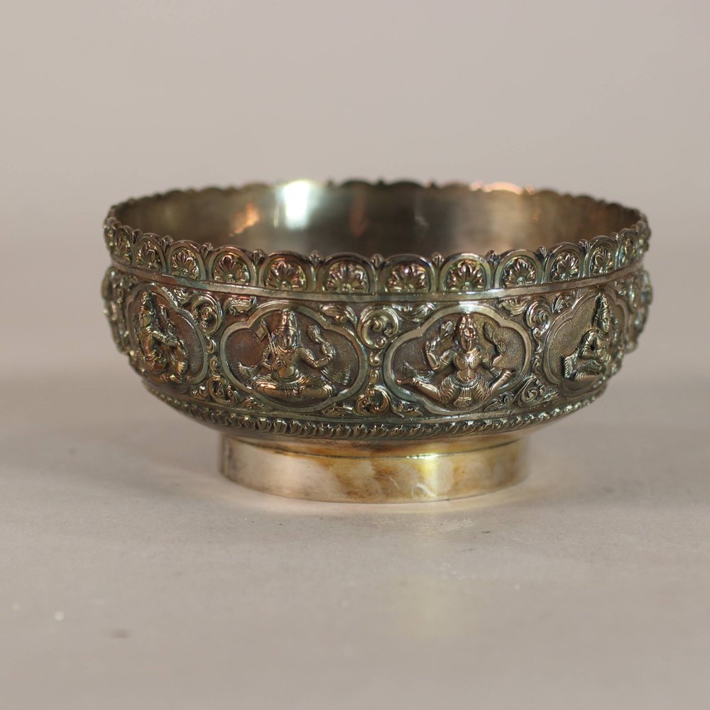 M229 Indian 19th century silver metal bowl
