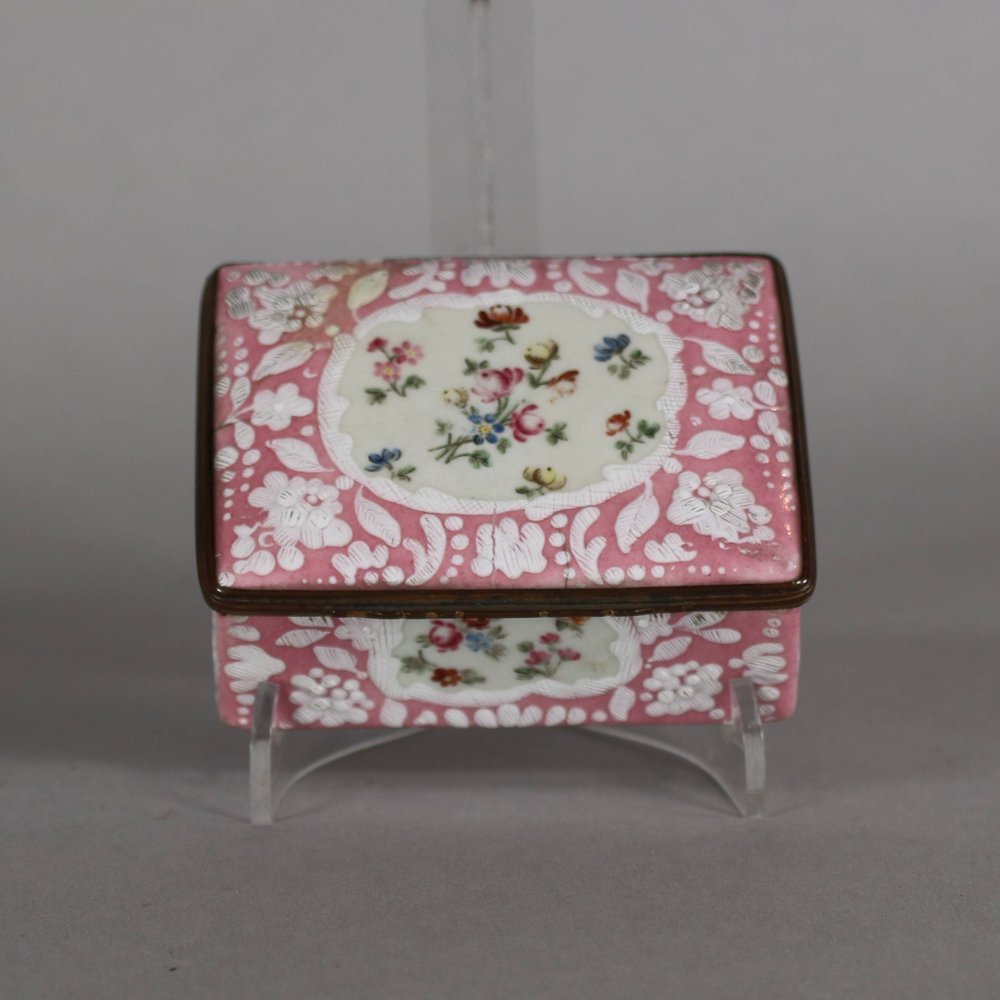 MW233 Staffordshire enamel box