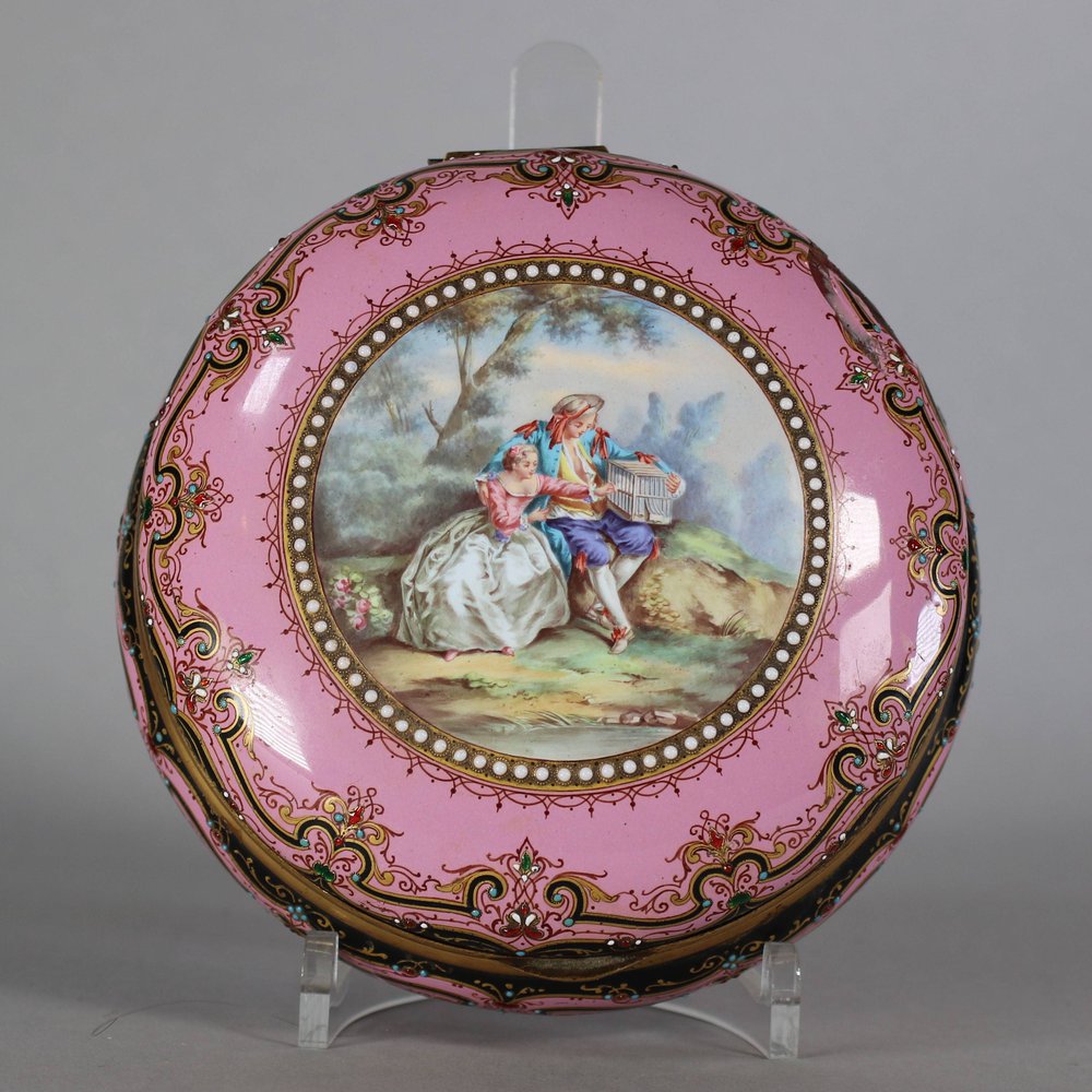 MW238 Viennese enamel pink ground box, late 19th century