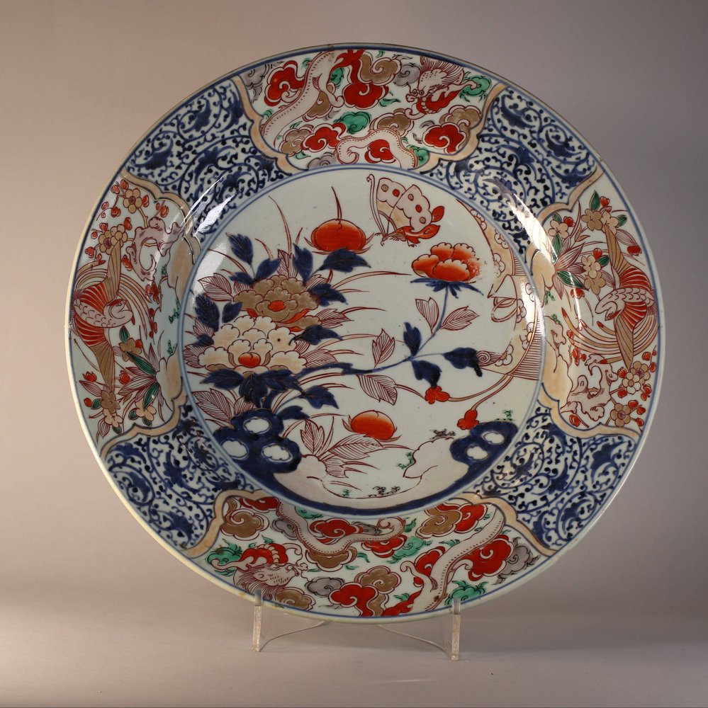 MW250 Japanese Imari charger, Genroku (1688 –1704)