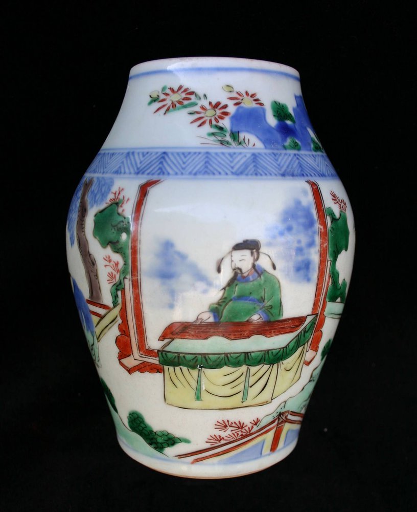 N883 Transitional wucai vase, (1628-43)