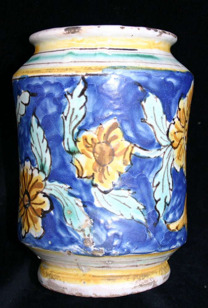 P141 An Italian Caltagirone albarello, circa 1680