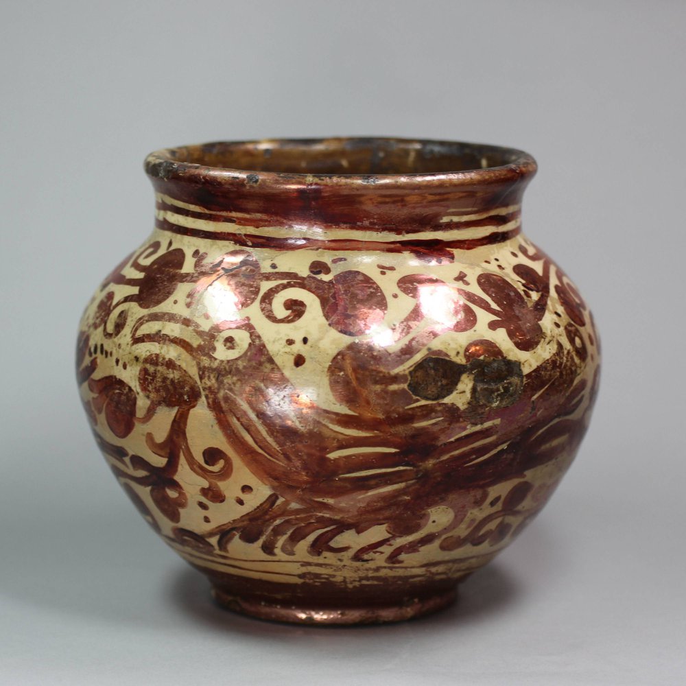 P195 Small Hispano Moresque jar, 17th century