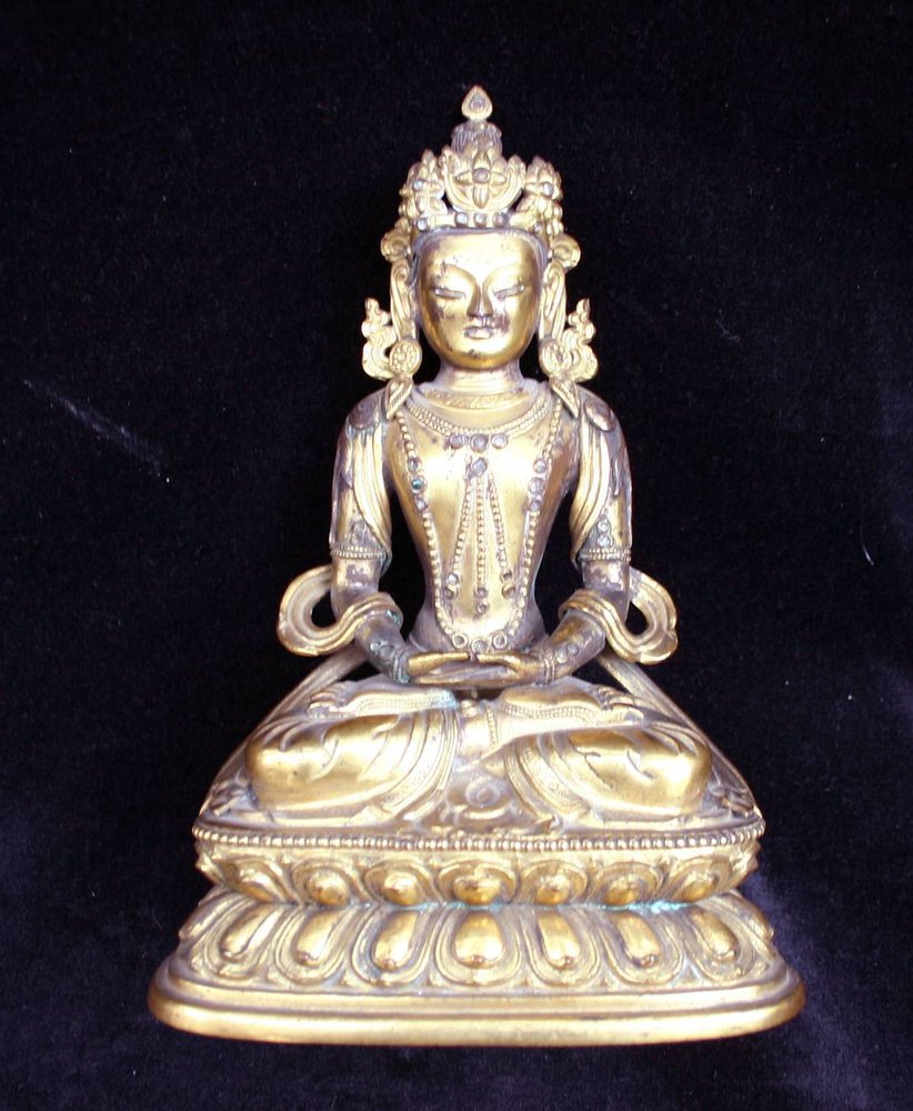 P349 Gilt bronze figure of the seated deity Amitayus