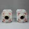 P639 Pair of famille verte square tea caddies, Kangxi (1662-1722)