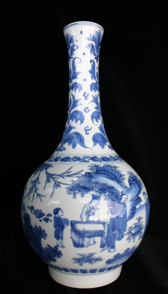 P76 Blue and white vase, Chongzhen (1628-1643)