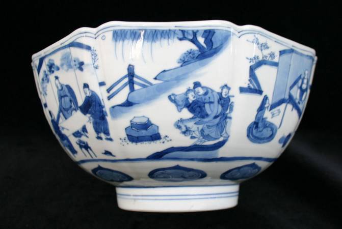 P77 Blue and white octagonal bowl, Kangxi (1662-1722)