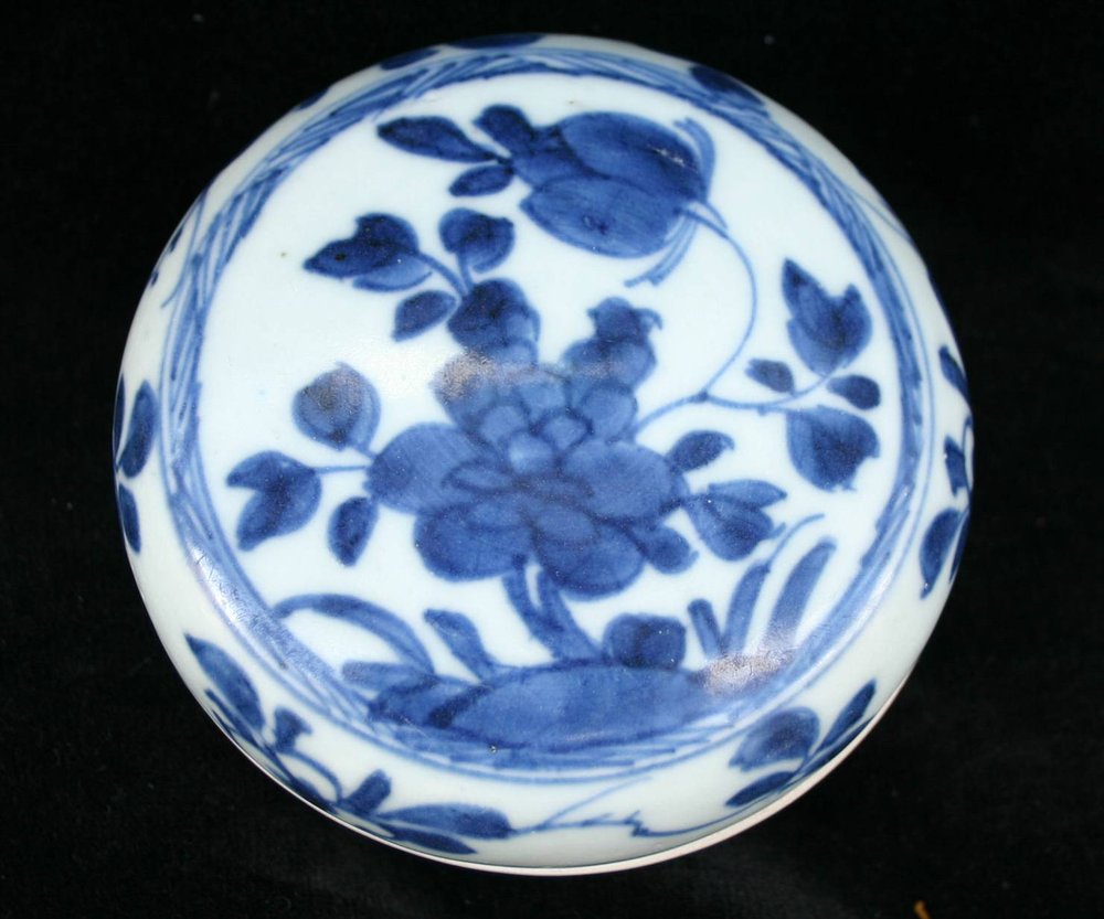 P870 Chinese blue and white circular box and cover, Yongzheng(1723-1735) from the Ca Mau wreck