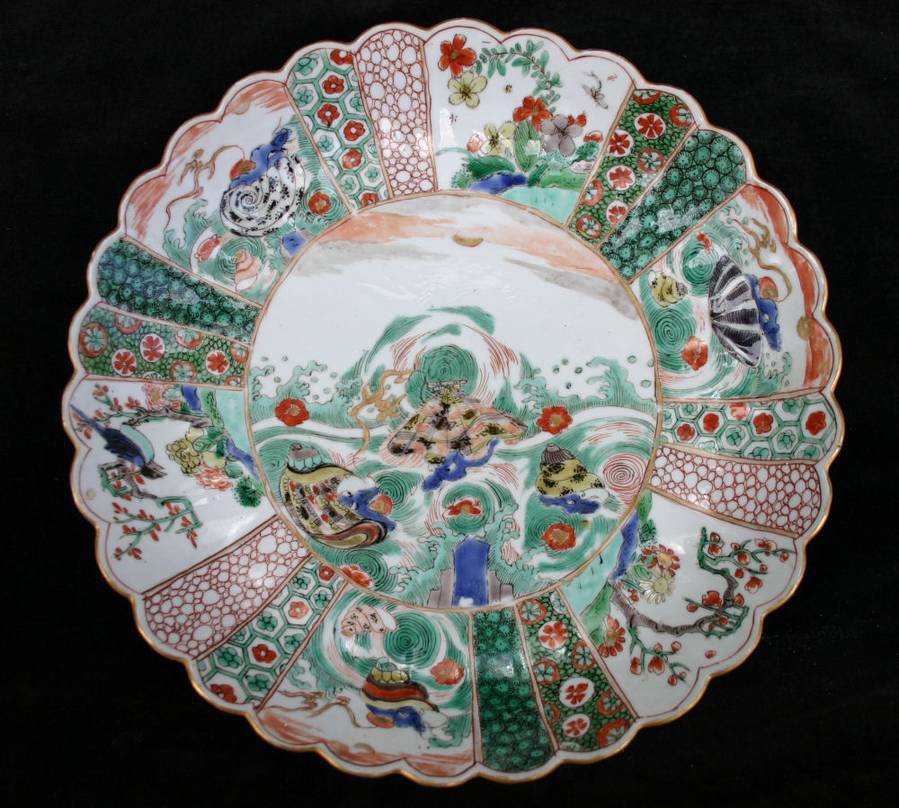 Q109 Famille verte fluted saucer dish, Kangxi (1662=1722)