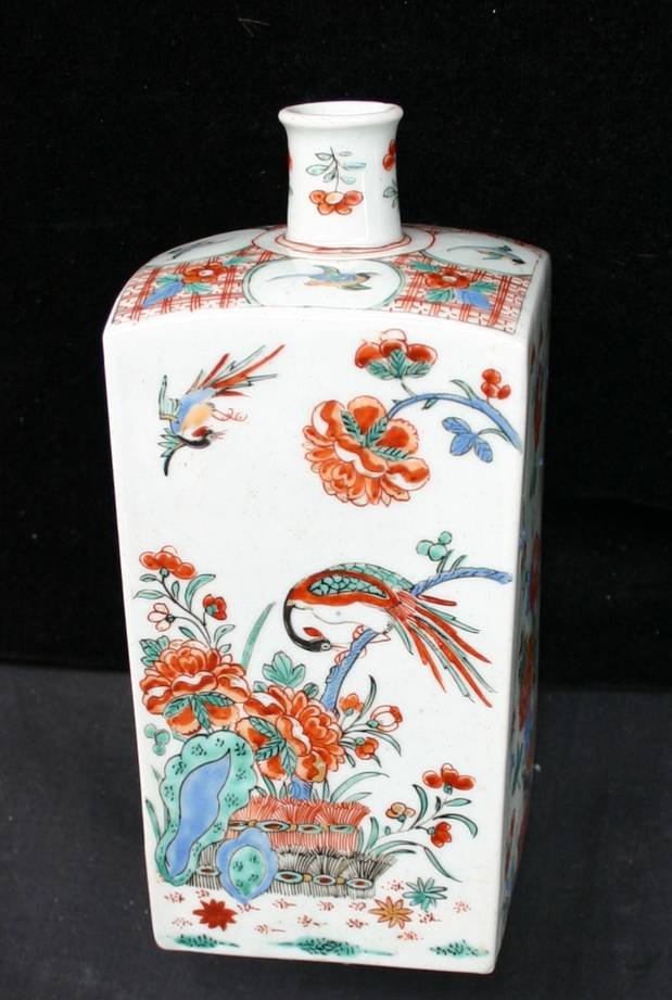 Q218 Japanese sake bottle, Arita, 18th century