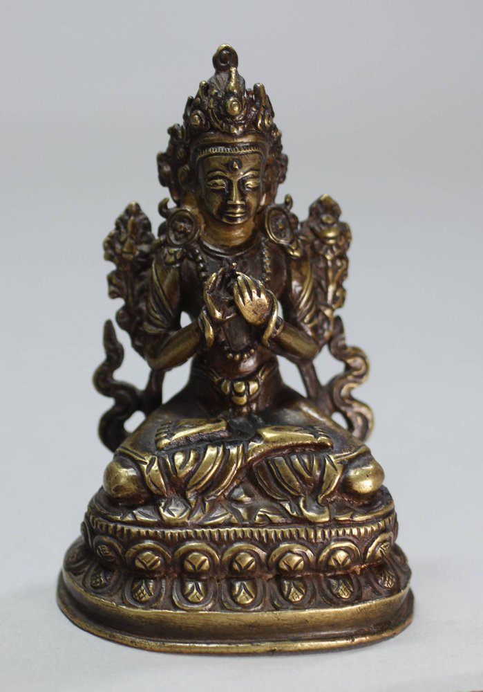 Q362 Gilt bronze buddha