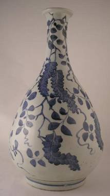 Q496 Japanese Arita blue and white vase, Edo period