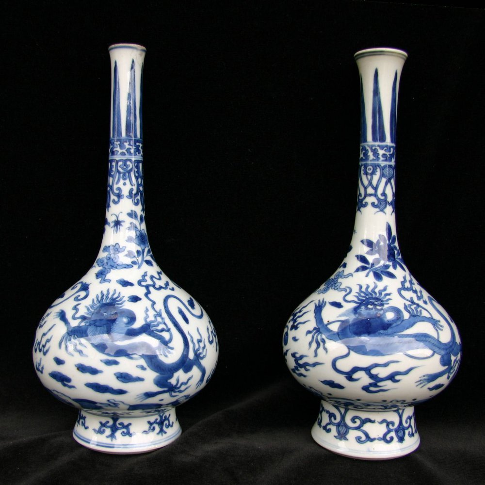 Q552 Blue and white vase, Kangxi (1662-1722)
