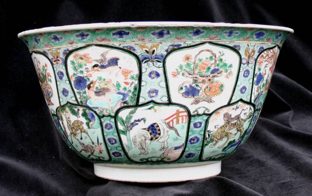 Q591 Pair of famille verte bowls, Kangxi       SOLD