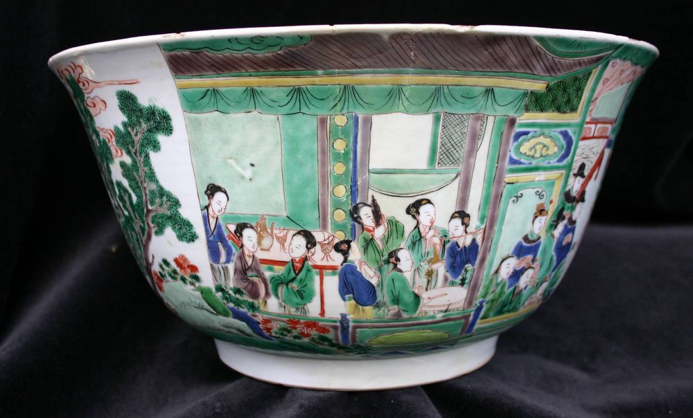 Q701 Famille-verte bowl, Kangxi (1662-1722      SOLD