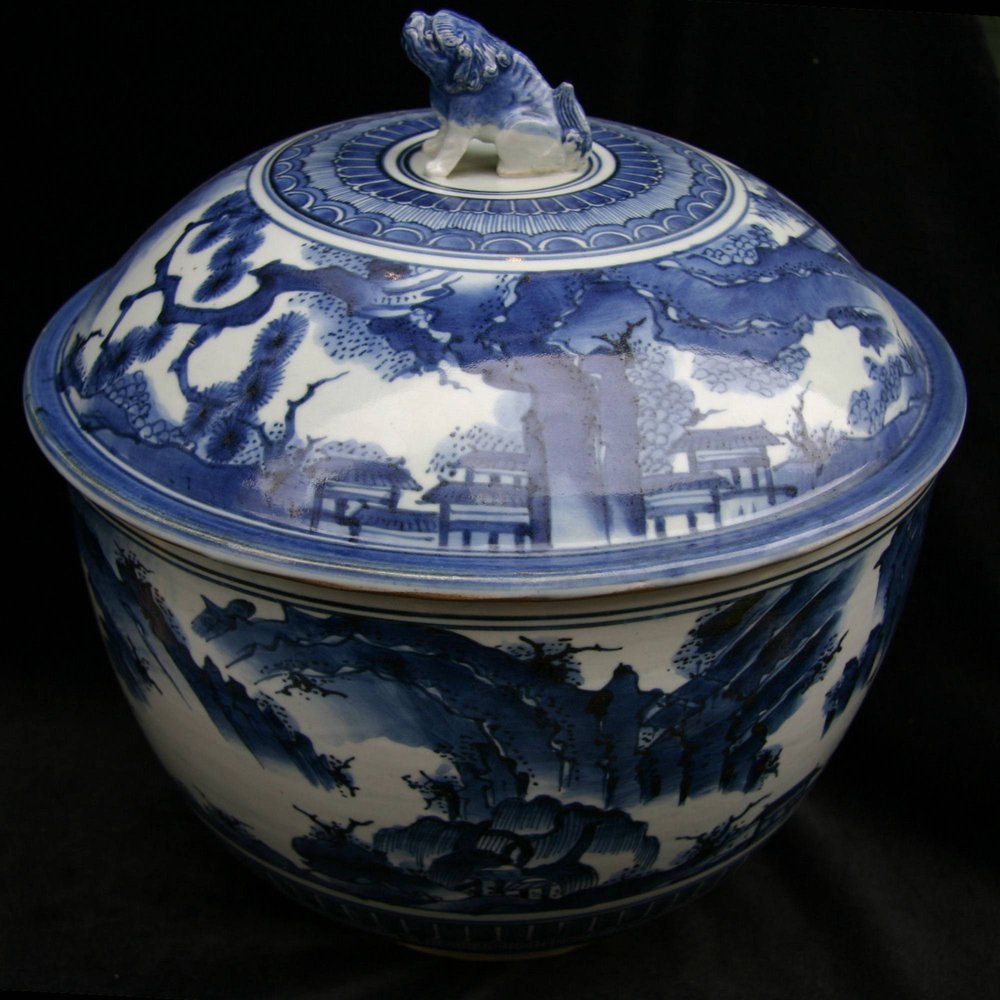 Q798 Large Japanese Imari blue and white bowl and cover; decorated