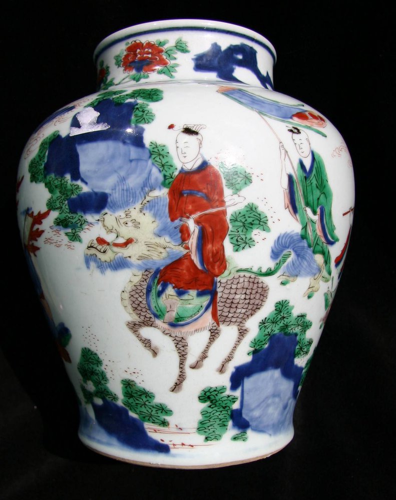 Q813 Wucai baluster jar and cover, Chongzhen (1628-40)