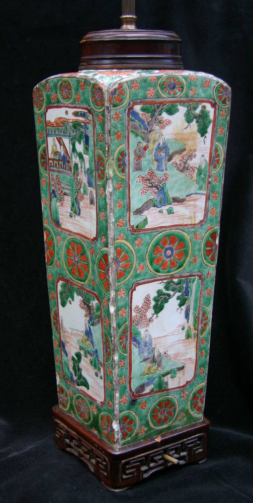 Q956 Famille verte square sectioned vase, Kangxi (1662-1722)