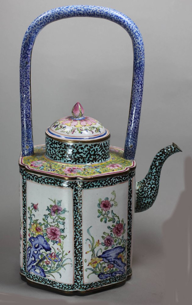 R209 Exceptionally large pair of Chinese Canton hexagonal enamel teapots