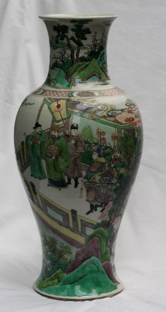 R211 Famille verte  vase, Kangxi (1662-1722)