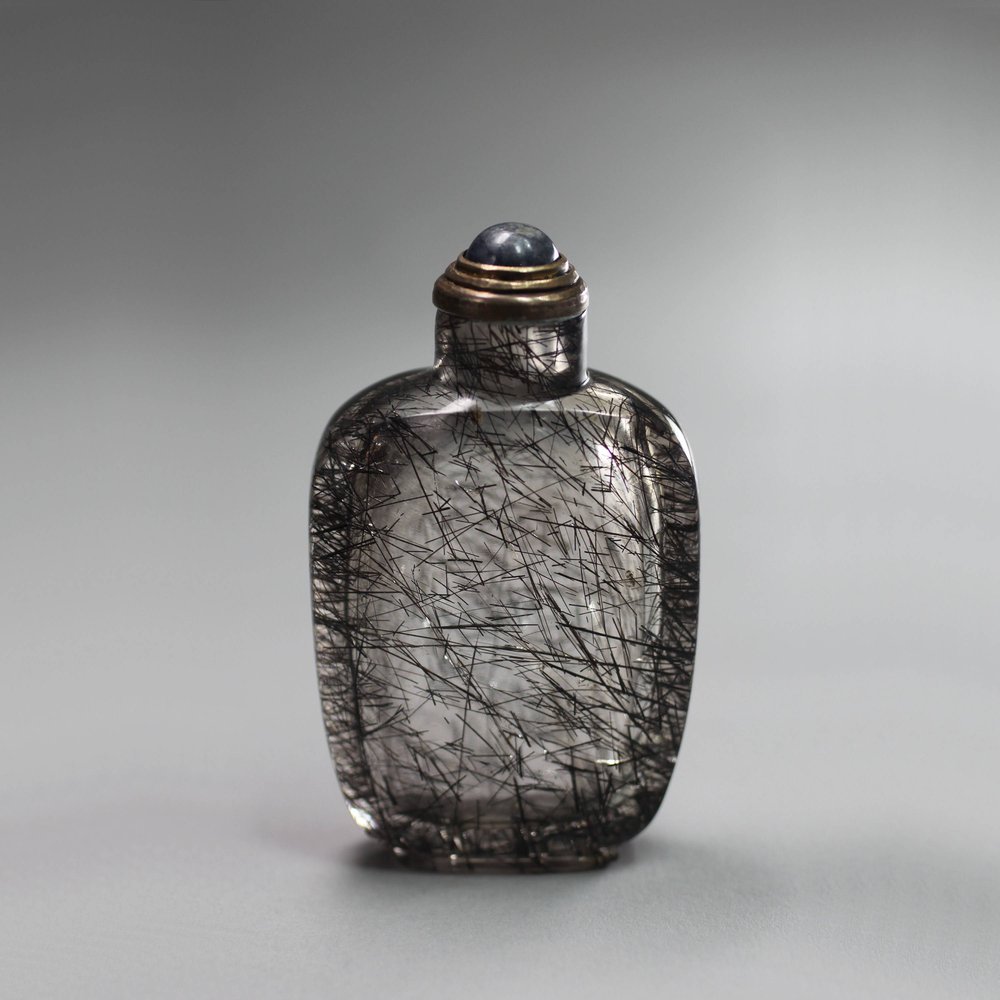 R327 Hair crystal snuff bottle, 19th century, of ovoid form