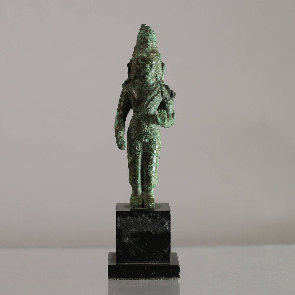 R33 Thai bronze standing figure of Avalokiteshvara, 8th century