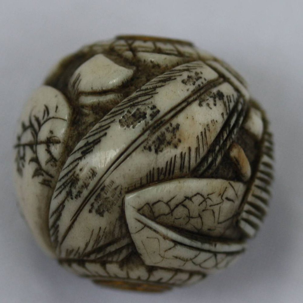 R427 Japanese carved ivory ojime bead, signed, Meiji