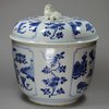 R513 Blue and white bowl and cover, Kangxi (1662-1722)