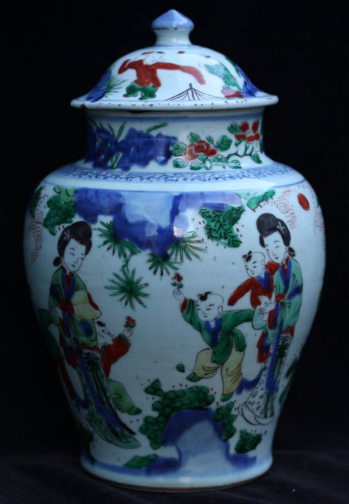R832 Wucai baluster vase and cover, Chongzheng (1628-1643)