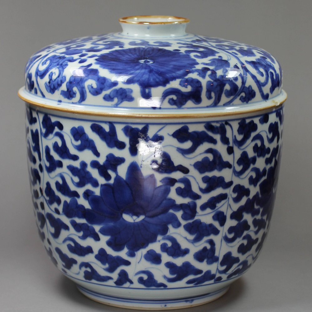 R843 Blue and white postiche and cover, Kangxi (1662-1722)