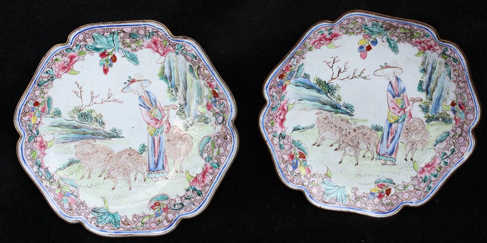 TL98 Pair of early Hexagonal Canton enamel trays