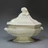 U1 English creamware octagonal sauce tureen and cover