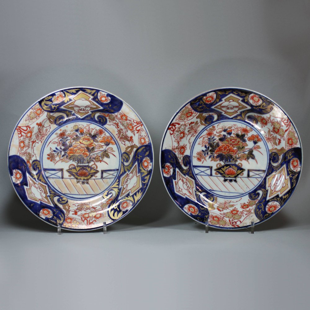 U180 Pair of Japanese imari dishes, 18th century