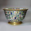 U195 Famille verte punch bowl, Kangxi (1662-1722)