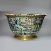 U195 Famille verte punch bowl, Kangxi (1662-1722)