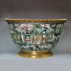 U195 Famille verte punch bowl, Kangxi (1662-1722)