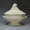 U1 English creamware octagonal sauce tureen and cover